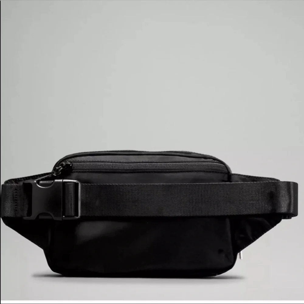 NWT LULULEMON EVERYWHERE BELT BAG - Picture 16 of 17